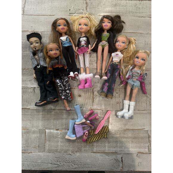 MGA Other - 2001 Bratz Doll Lot - 7 Dolls, Clothes, Accessories
